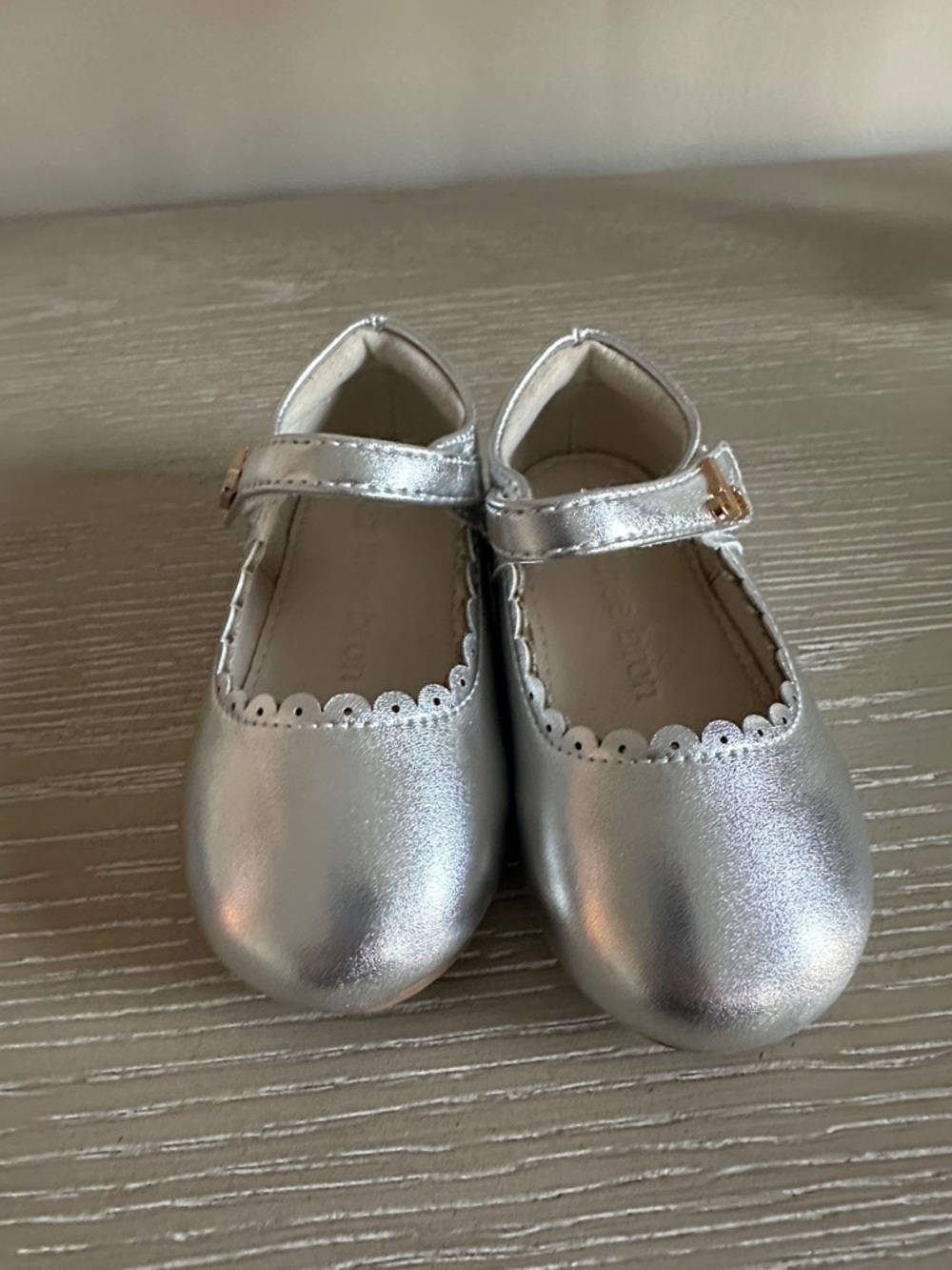 EUC toddler girl silver shoes